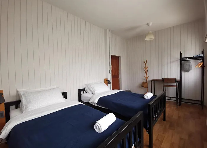 Liaw Base House Hostal *