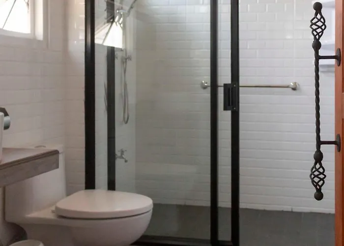 Hostal Liaw Base House