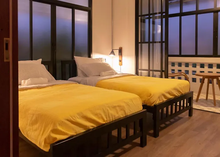 Hostal Liaw Base House