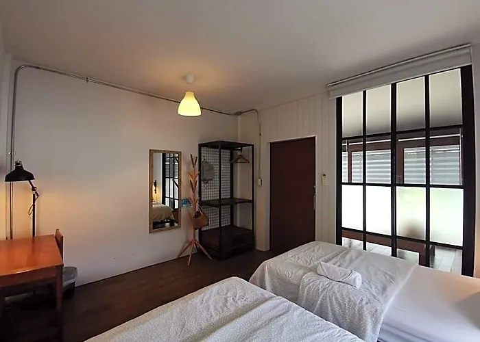 Hostal Liaw Base House Bangkok